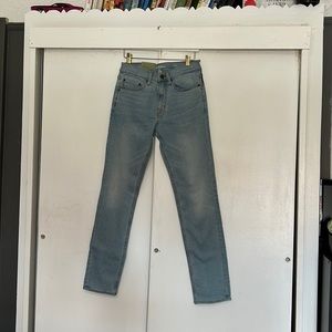 Woman skinny jean nwt